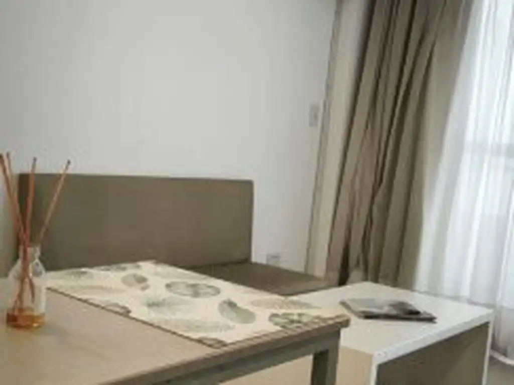 Foto de Alquiler monoambiente contrafrente y balcón con amenities, zona San, imagen 2