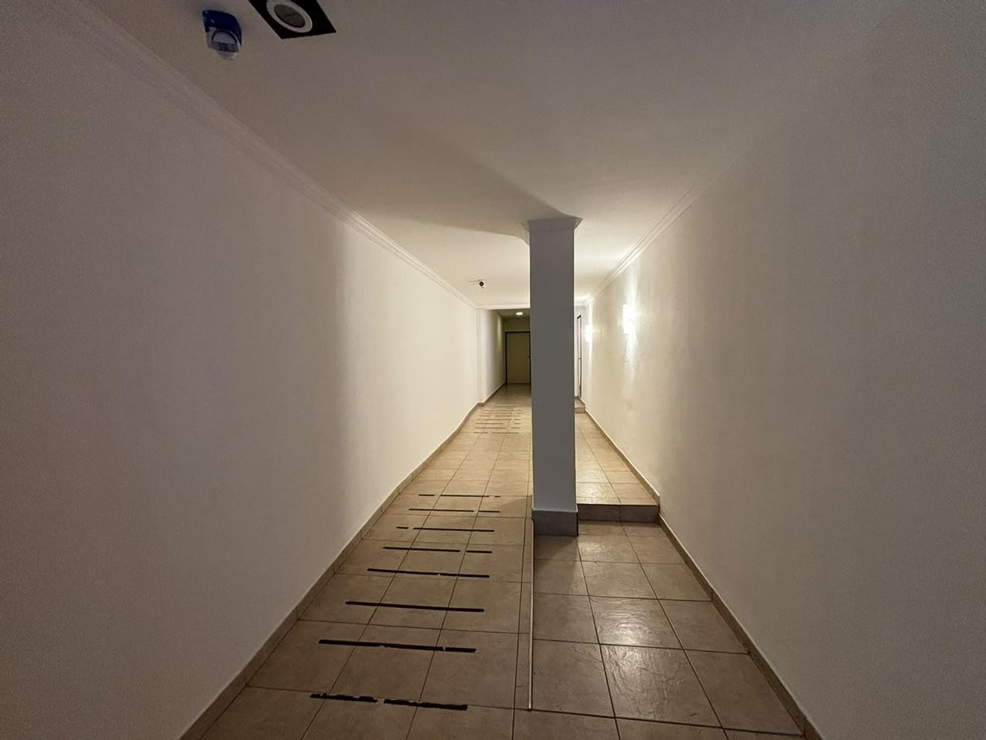 Foto de Departamento de dos ambientes sobre Av. Rocca en alquiler, imagen 2