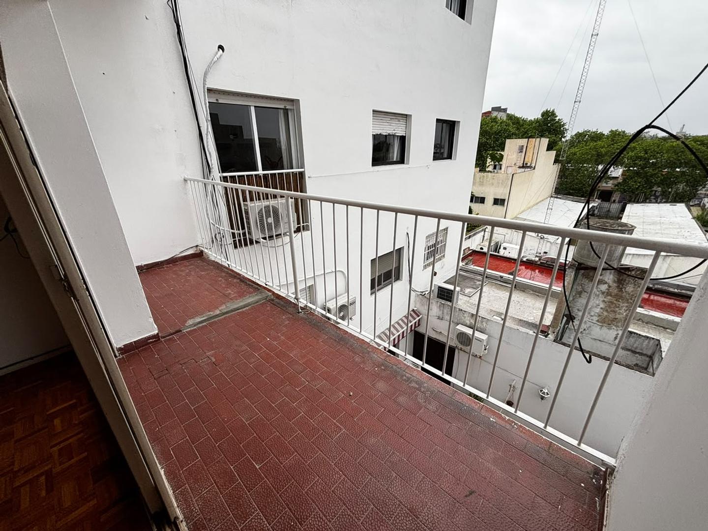 Foto de Departamento de dos ambientes sobre Av. Rocca en alquiler, imagen 5