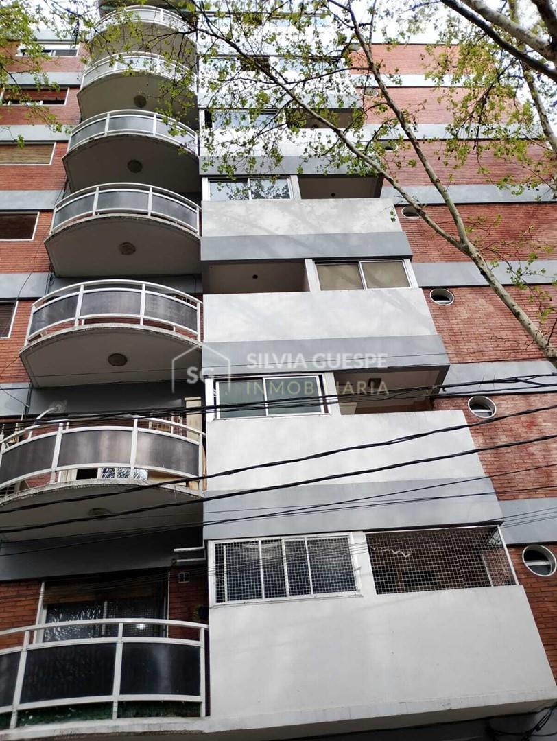 Foto de EXCELENTE DEPARTAMENTO DE DOS AMBIENTES AL FRENTE EN ZONA PRIVILEGIADA, imagen 2