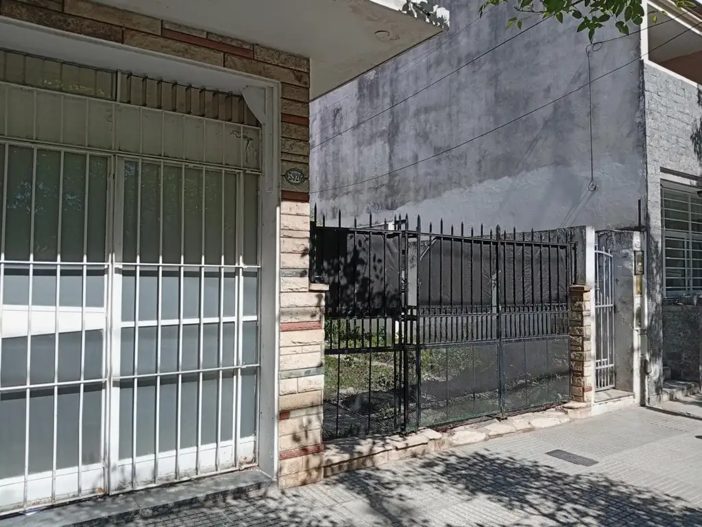 Foto de PH al frente entrada auto jardín 1 dormitorio y terraza, imagen 2