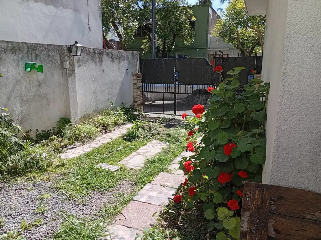 Foto de PH al frente entrada auto jardín 1 dormitorio y terraza, imagen 3