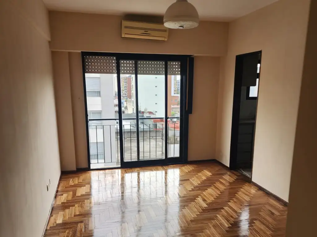 Foto de DEPARTAMENTO 2 AMBIENTES RECICLADO A NUEVO -, imagen 2