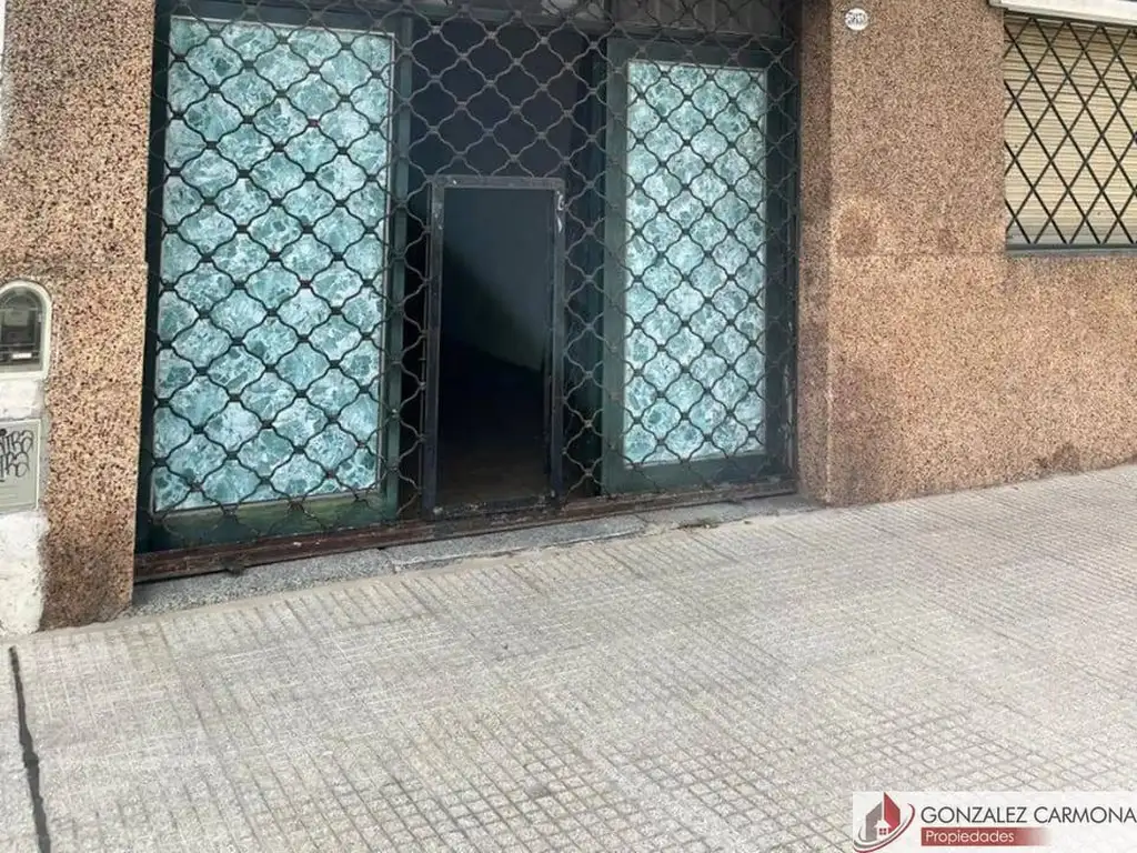 Foto de Local comercial en alquiler ubicado en Villa Pueyrredón, imagen 2