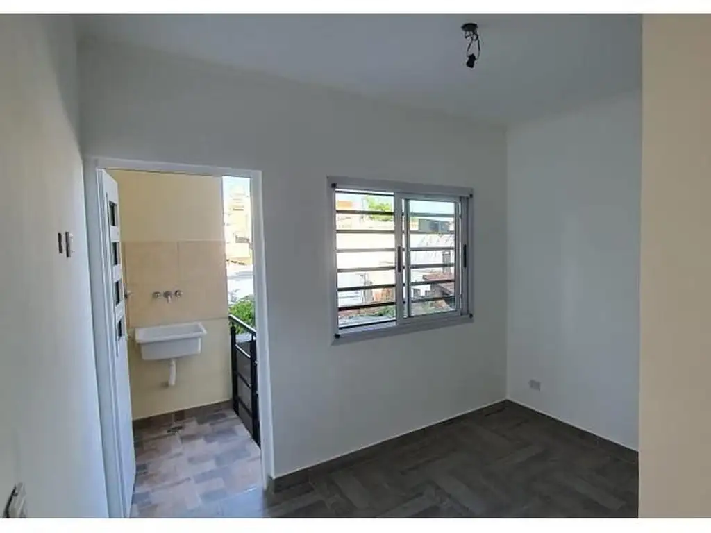 Foto de Alquiler de Departamento 2 AMBIENTES en Caseros, Tres de Feb, imagen 3