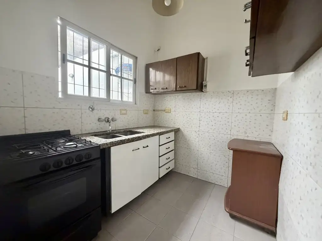 Foto de Alquiler Ph de 2 Ambientes con patio sin expensas - Villa Lugano, imagen 3