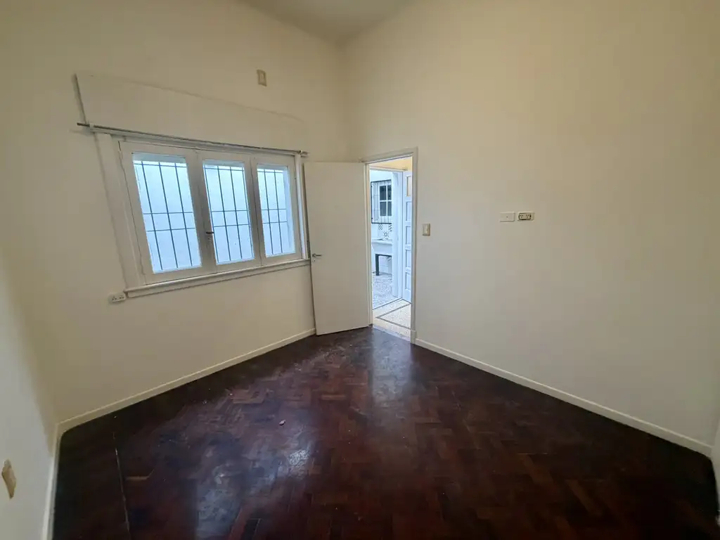 Foto de Alquiler Ph de 2 Ambientes con patio sin expensas - Villa Lugano, imagen 4