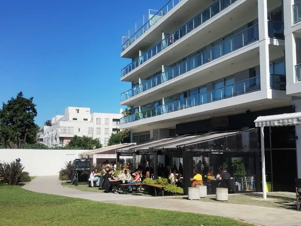 Foto de EXCELENTE LOCAL CON IMPORTANTE RENTA Y UBICACION EN EL POLO, imagen 4
