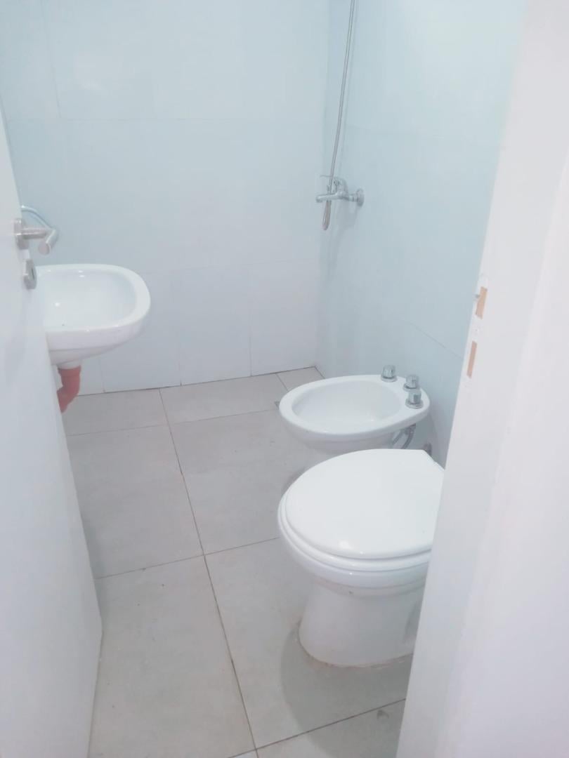 Foto de SE ALQUILA PH DE DOS AMBIENTES, imagen 4