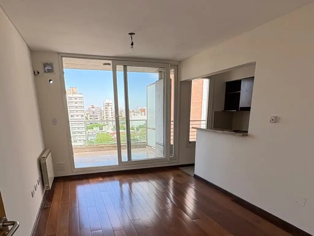 Foto de SARMIENTO Y MONTEVIDEO - CON COCHERA, imagen 2