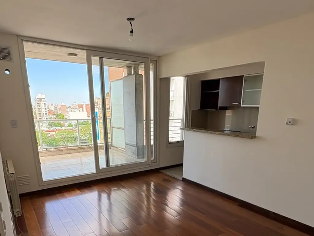 Foto de SARMIENTO Y MONTEVIDEO - CON COCHERA, imagen 1