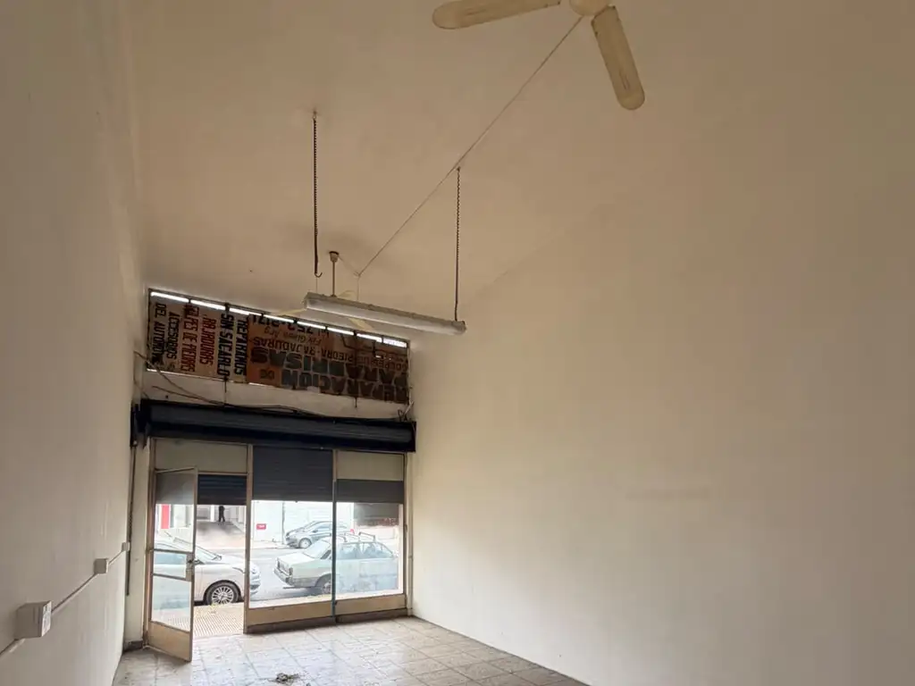 Foto de DOS LOCALES + DEPOSITO + DOS COCHERAS EN SAN MARTIN, imagen 1