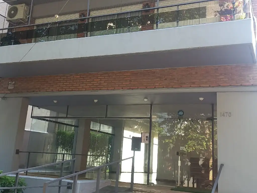 Departamento Alquiler 3 amb.  - 1 C/ ESTACION - RECIEN PINTADO !!! gran balcon . Cochera fija. 