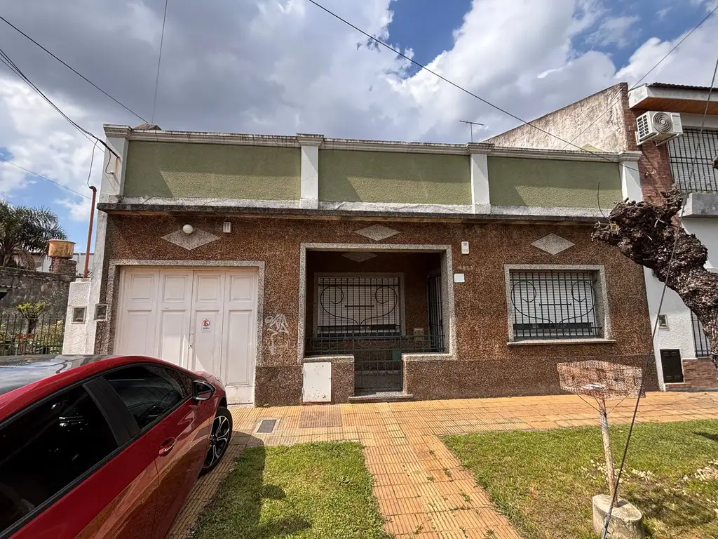 Foto de Casa 3 ambientes con jardin y garaje en Alquiler en Munro, Vicente López, imagen 2