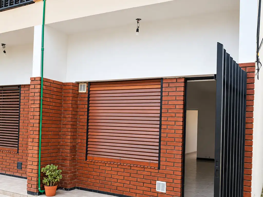 ALQUILER!! DUPLEX DOS HABITACIONES Y PATIO