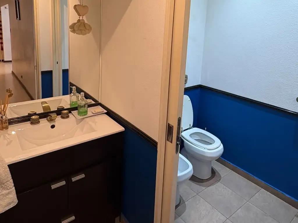 Foto de IMPECABLE CASA 6 AMB.EN DOS PLANTAS CON PISCINA CLIMATIZADA.4 BAÑOS., imagen 2