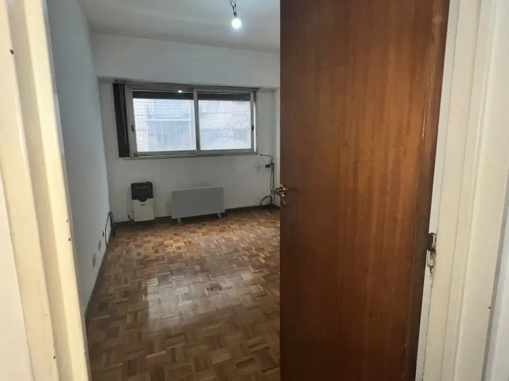 Foto de DEPTO 2 AMB AL FRENTE CON BALCON Y PATIO., imagen 1