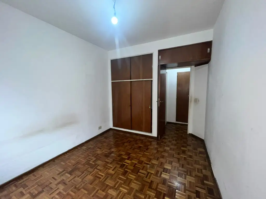 Foto de DEPTO 2 AMB AL FRENTE CON BALCON Y PATIO., imagen 2