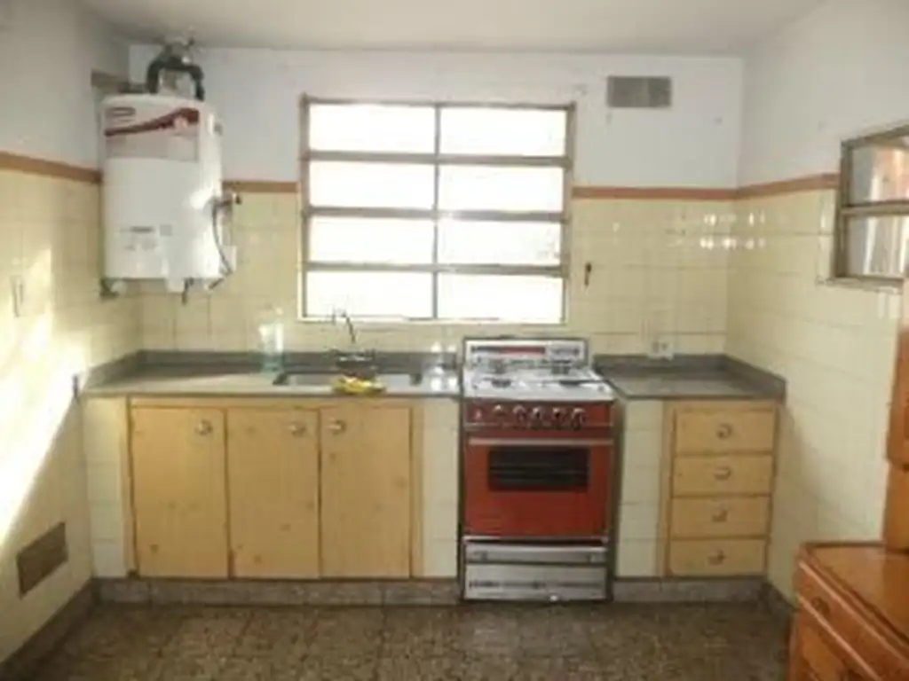 Foto de Departamento Tipo Casa Alquiler con garaje patio lavadero y fondo verde., imagen 1