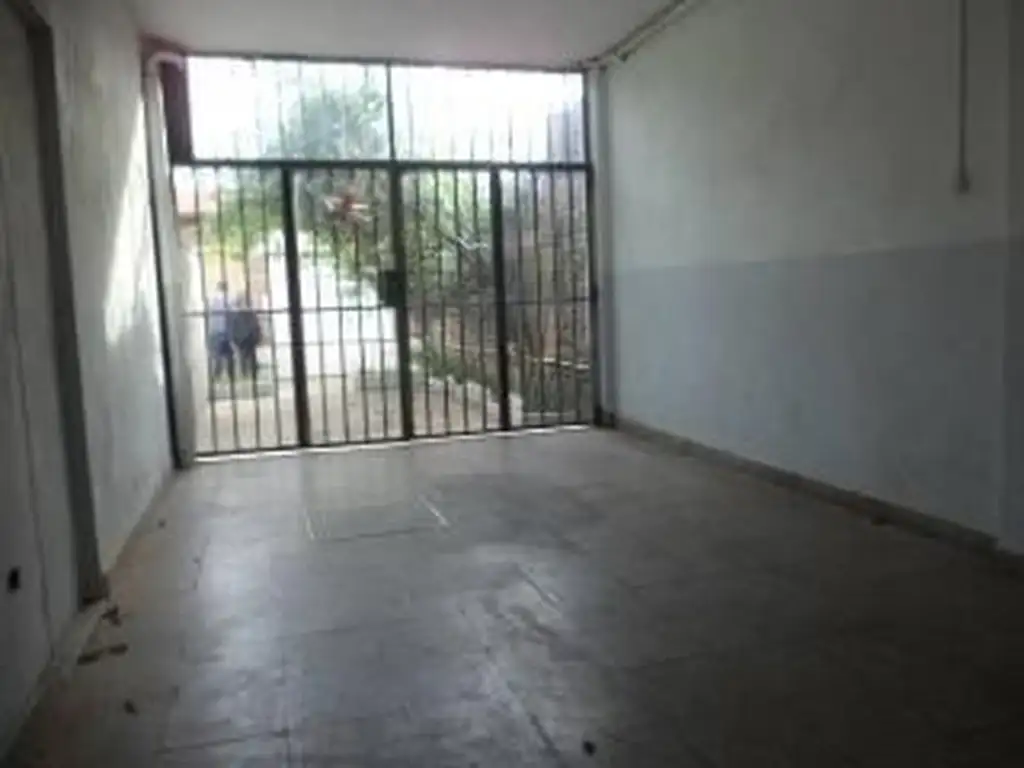 Foto de Departamento Tipo Casa Alquiler con garaje patio lavadero y fondo verde., imagen 5