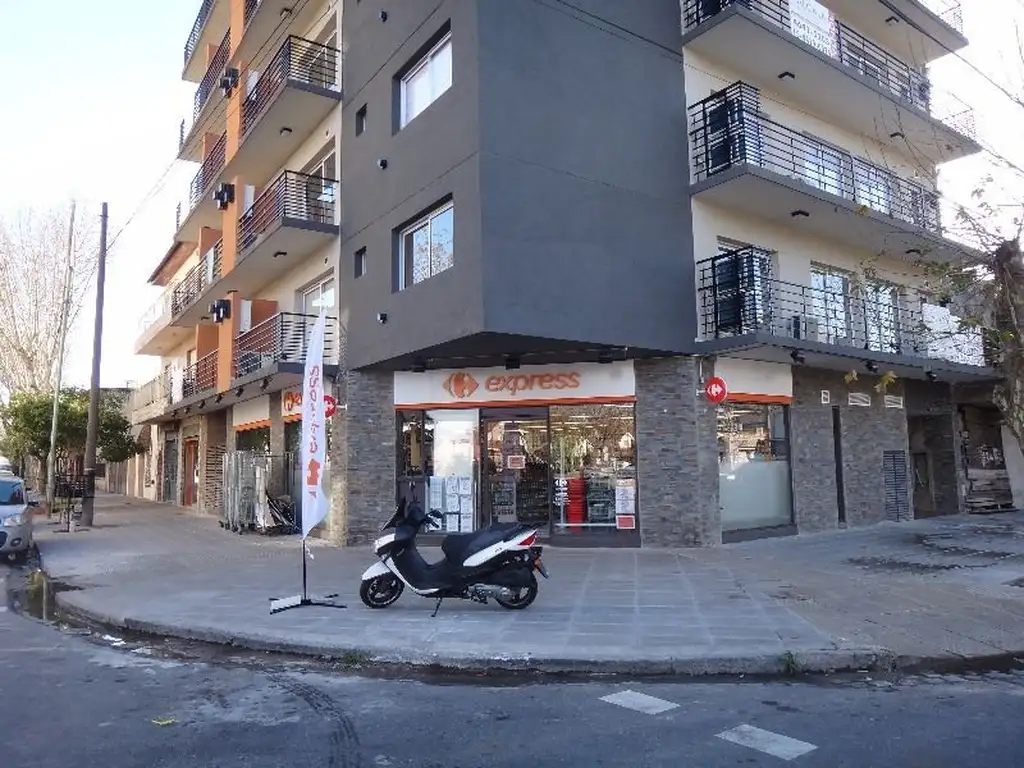 Foto de VENTA LOCAL EN EXCELENTE ESQUINA DEL BARRIO DE VERSALLES CON RENTA, imagen 2