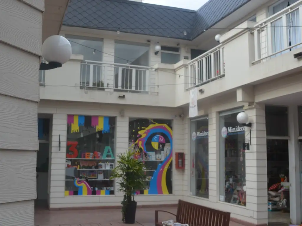 Foto de LOCAL - GALERIA PASEO VICTORIA FUNES, AMPLIO CON ENTREPISO Y BAÑO PROPIO, imagen 1