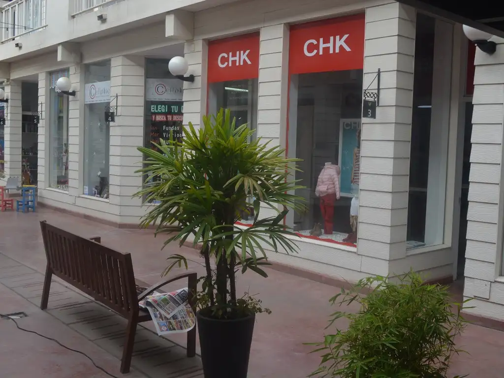 Foto de LOCAL - GALERIA PASEO VICTORIA FUNES, AMPLIO CON ENTREPISO Y BAÑO PROPIO, imagen 5