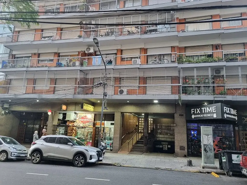 Foto de Excelente Dpto. 2 amb. 6° piso F sobre Calle Corrientes a mts. de Av, imagen 2
