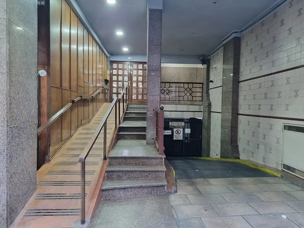 Foto de Excelente Dpto. 2 amb. 6° piso F sobre Calle Corrientes a mts. de Av, imagen 3