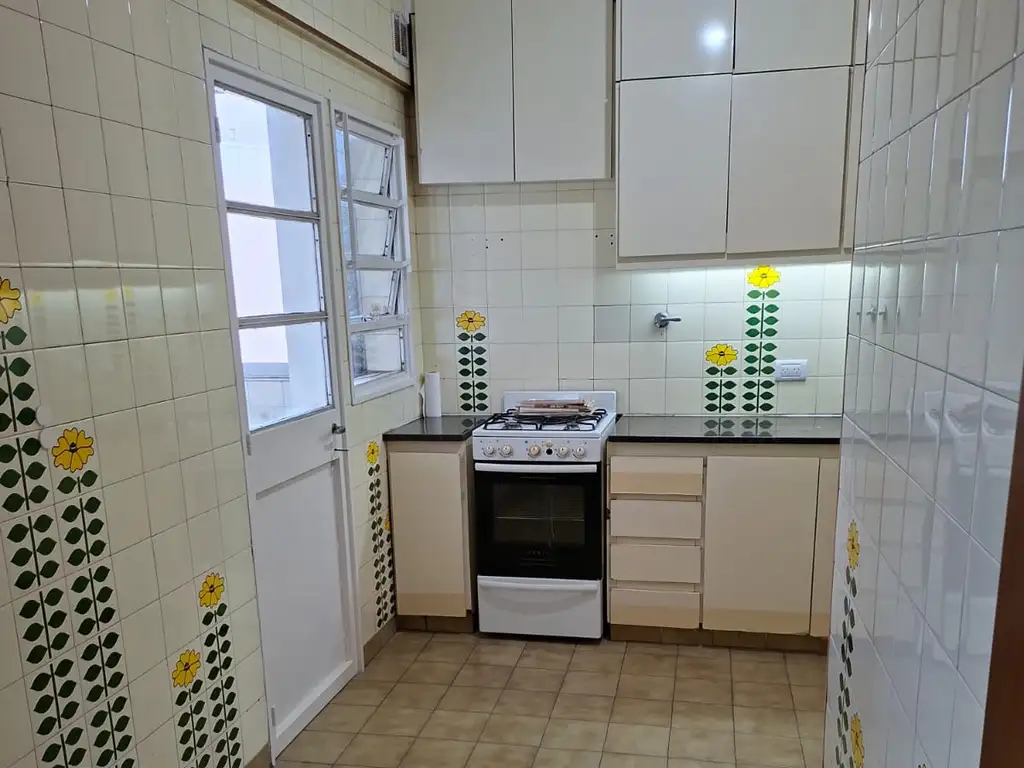 Foto de 3 Amb. cocina y lavadero amplio, super luminoso, 1 cuadra de Cabildo y, imagen 5
