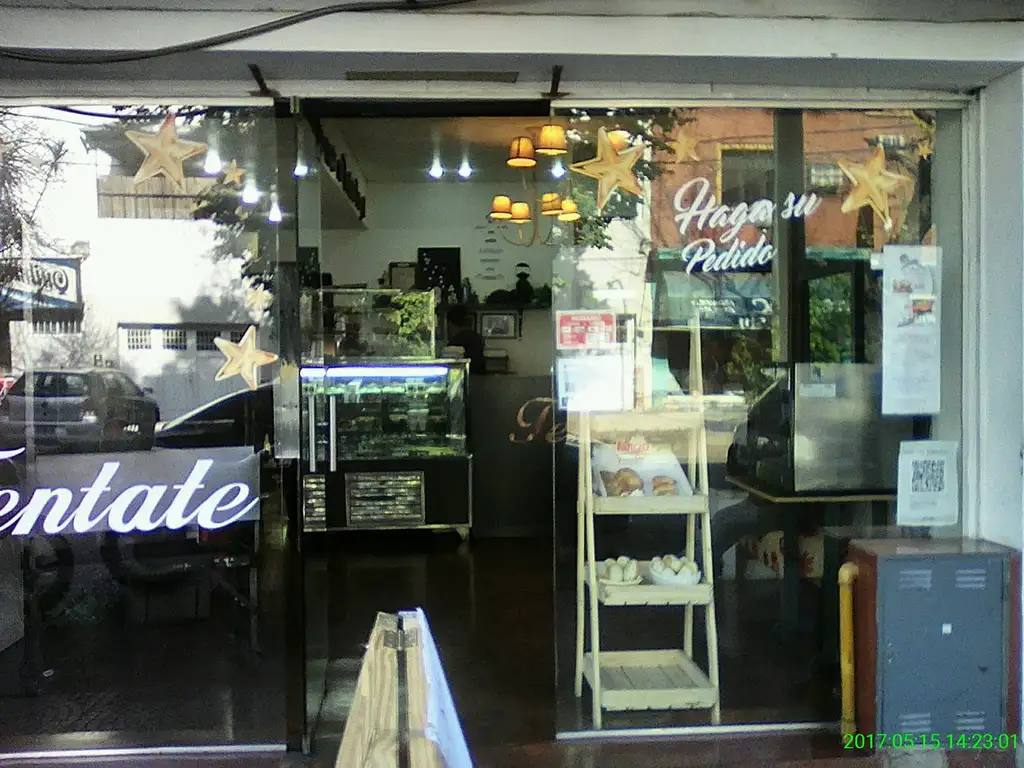 Foto de Alquiler local en Acassuso en calle Perù ideal gastronomía, imagen 1