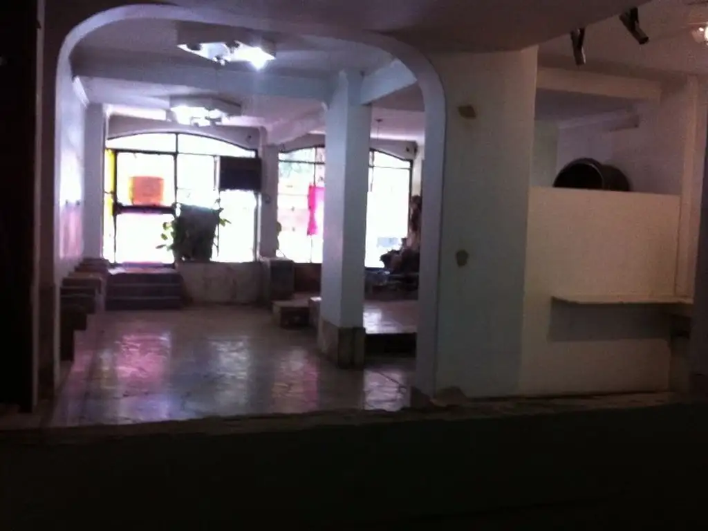 Foto de MUY BUEN LOCAL 6 MTS FRENTE TOTAL EN UNA PLANTA 93 M2 , 2 BAÑOS, imagen 2