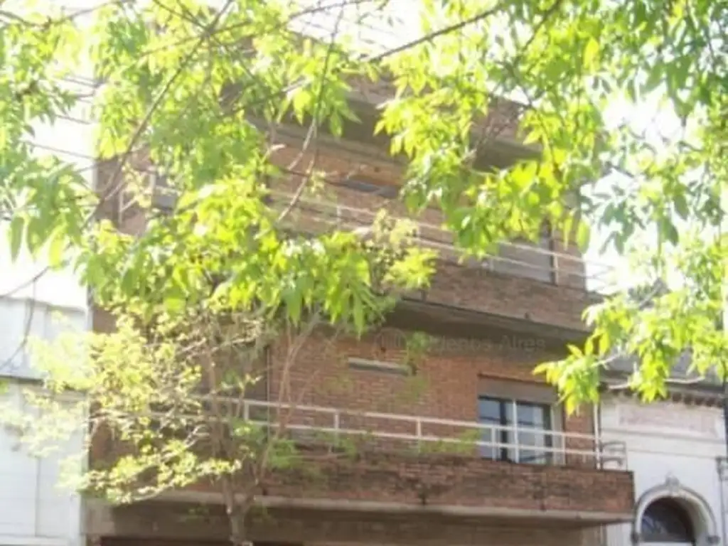Foto de IMPORTANTE 4 PH EN BLOCK EN LOTE DE 8.66 X 31-E3- PAEZ 2600- VENDO, imagen 1