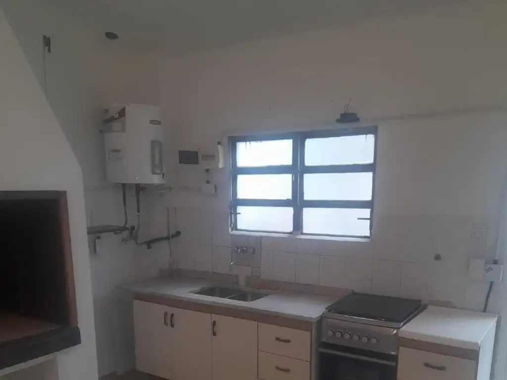 Foto de PH 2 AMBIENTES ATRÁS CON PATIO BUEN ESTADO, imagen 2