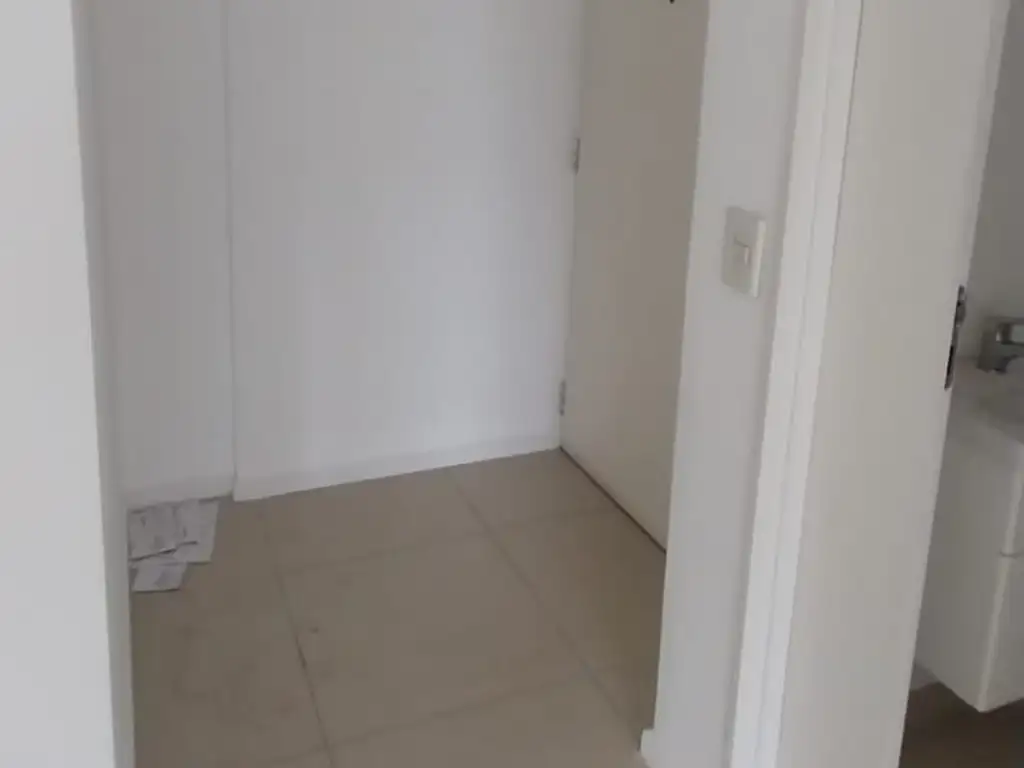 Foto de 2 Ambientes amplios, 2 Balcones, uno Terraza, baño y Toillet, imagen 4