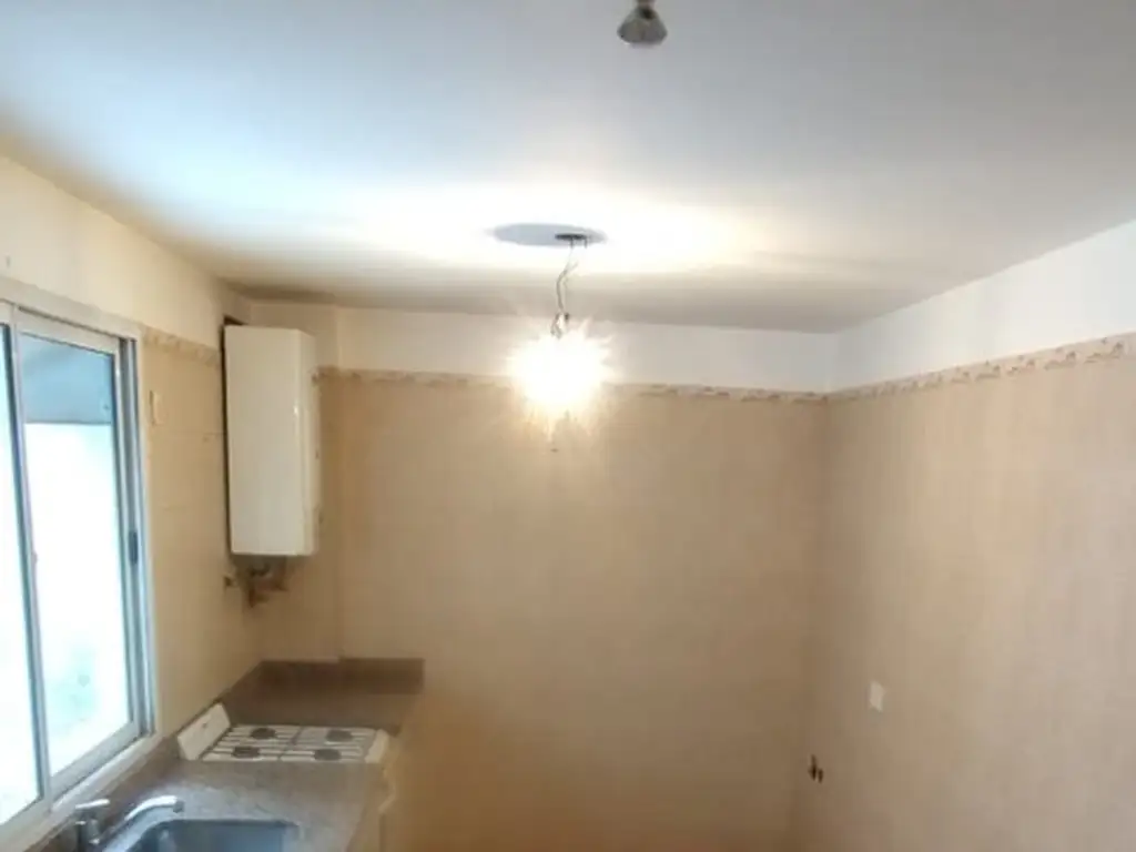 Foto de ALQUILER - Dpto 3 amb con balcon SIN EXPENSAS - COCHERA OPCIONAL, imagen 3