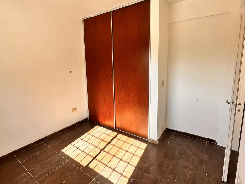 Foto de HERMOSO 2 AMBIENTES EN BARRIO EL TREBOL! A PASOS DE RUTA 205, imagen 4
