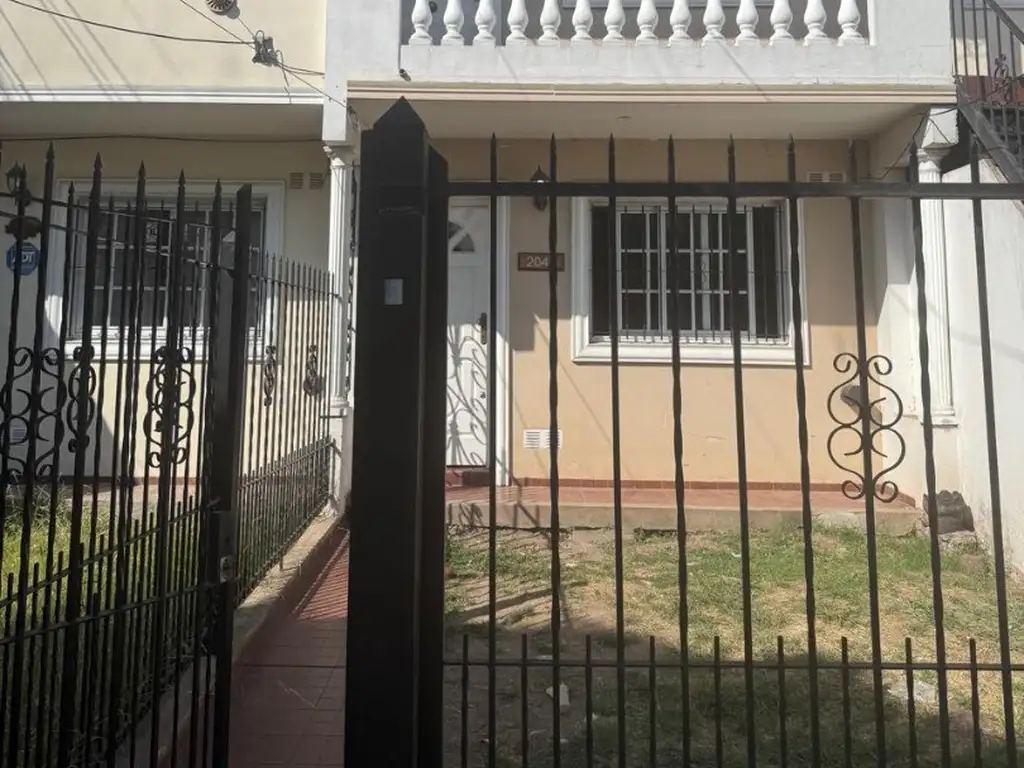 Foto de Dos ambientes con cochera al frente, planta baja, entrada independiente, imagen 5