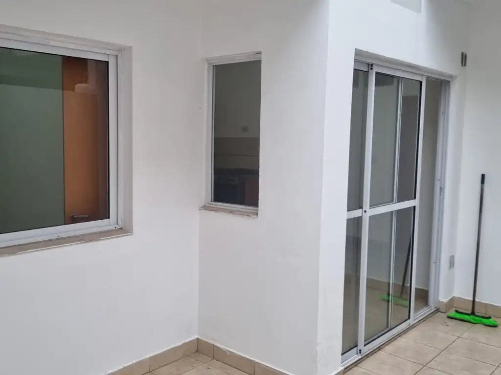 Foto de 2 ambientes tipo casa pb patio cocina separada, imagen 1