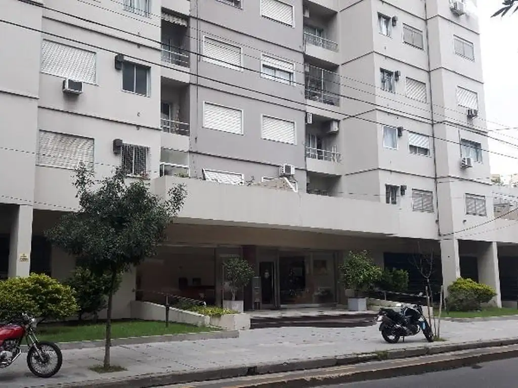 Foto de COCHERA CUBIERTA EN TORRE .. SIN COMISION INMOBILIARIA . FACIL MANIOBRA, imagen 4