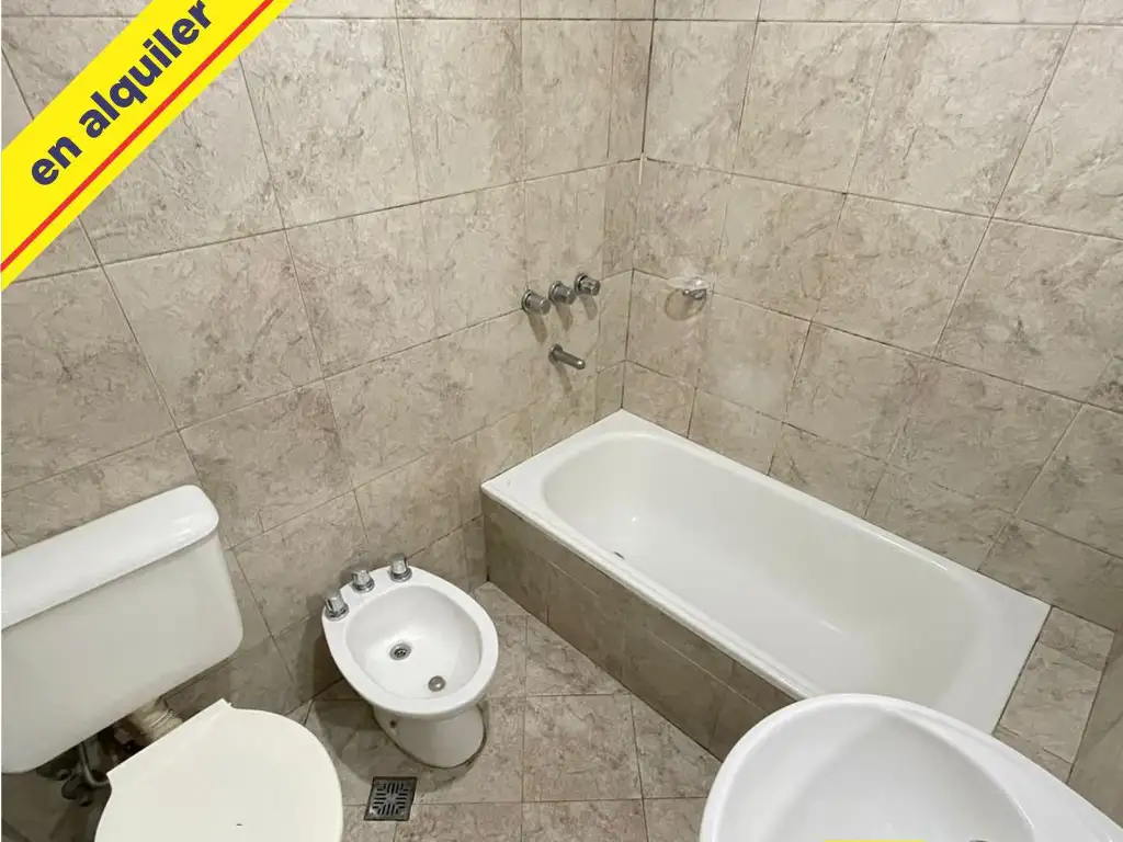 Foto de Departamento en alquiler en Valentín Alsina, imagen 4