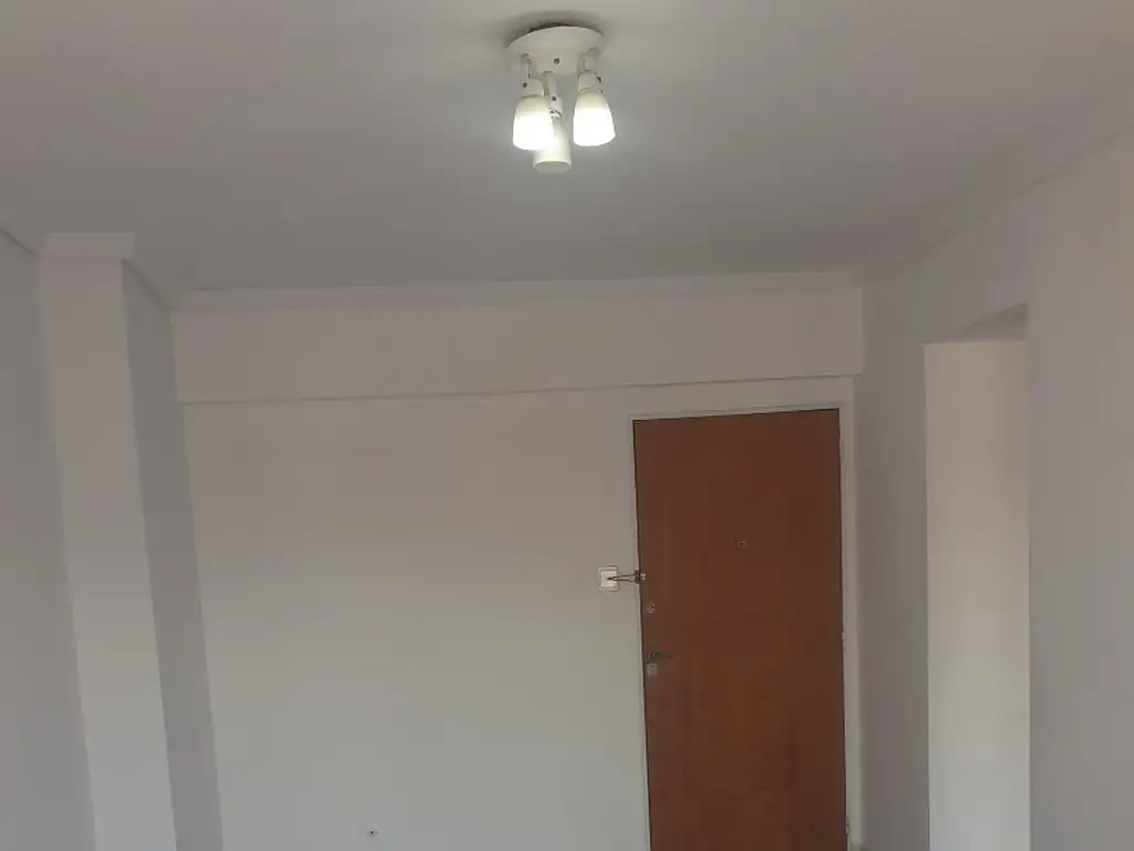 Foto de belgrano 2 ambientes al frente con balcon cocina y baño completos, imagen 2