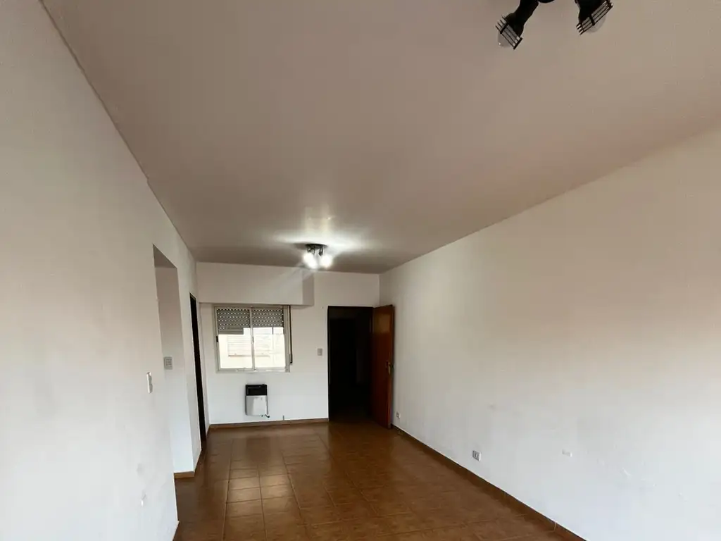 Foto de ALQUILER - Departamento Monoambiente con balcón, ABL, AYSA Y EXPENSAS, imagen 5