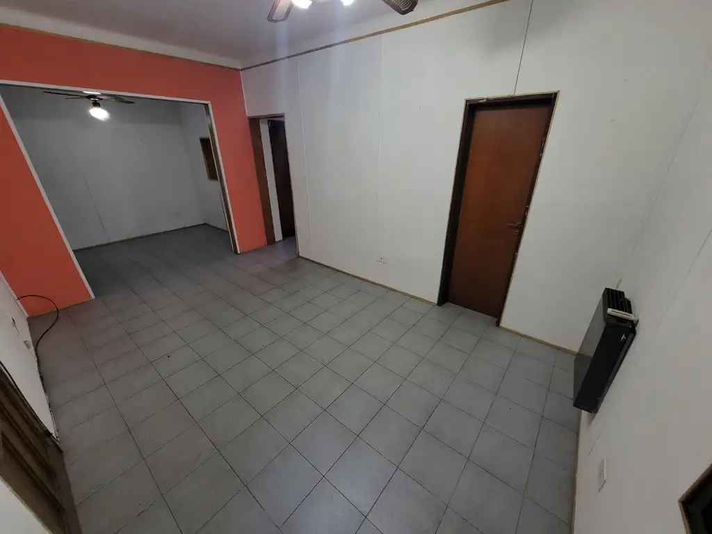 Foto de Alquiler de PH dos ambientes con patio en Wilde Centro., imagen 2