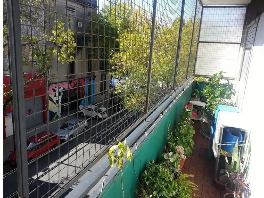 Foto de DEPARTAMENTO 2 AMB AL FRENTE CON BALCON MUY BUENO, imagen 1
