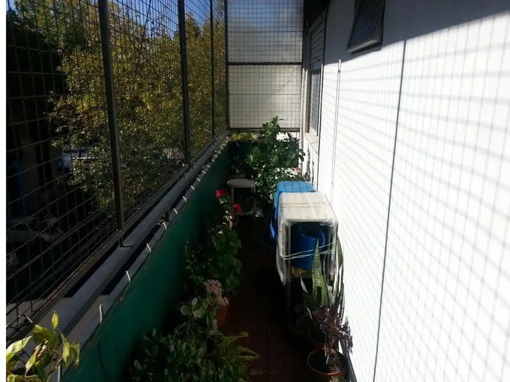 Foto de DEPARTAMENTO 2 AMB AL FRENTE CON BALCON MUY BUENO, imagen 2