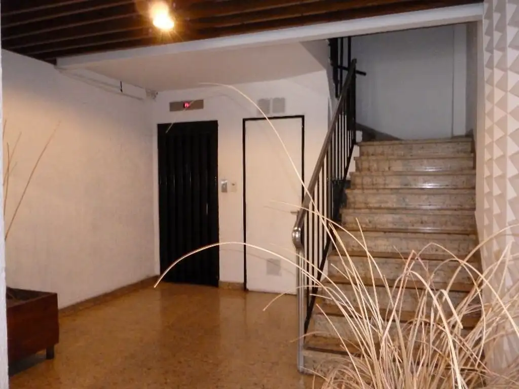 Foto de VENTA DEPARTAMENTO DE 3 AMBIENTES FRENTE en juramento 2488 A/PROF O, imagen 2