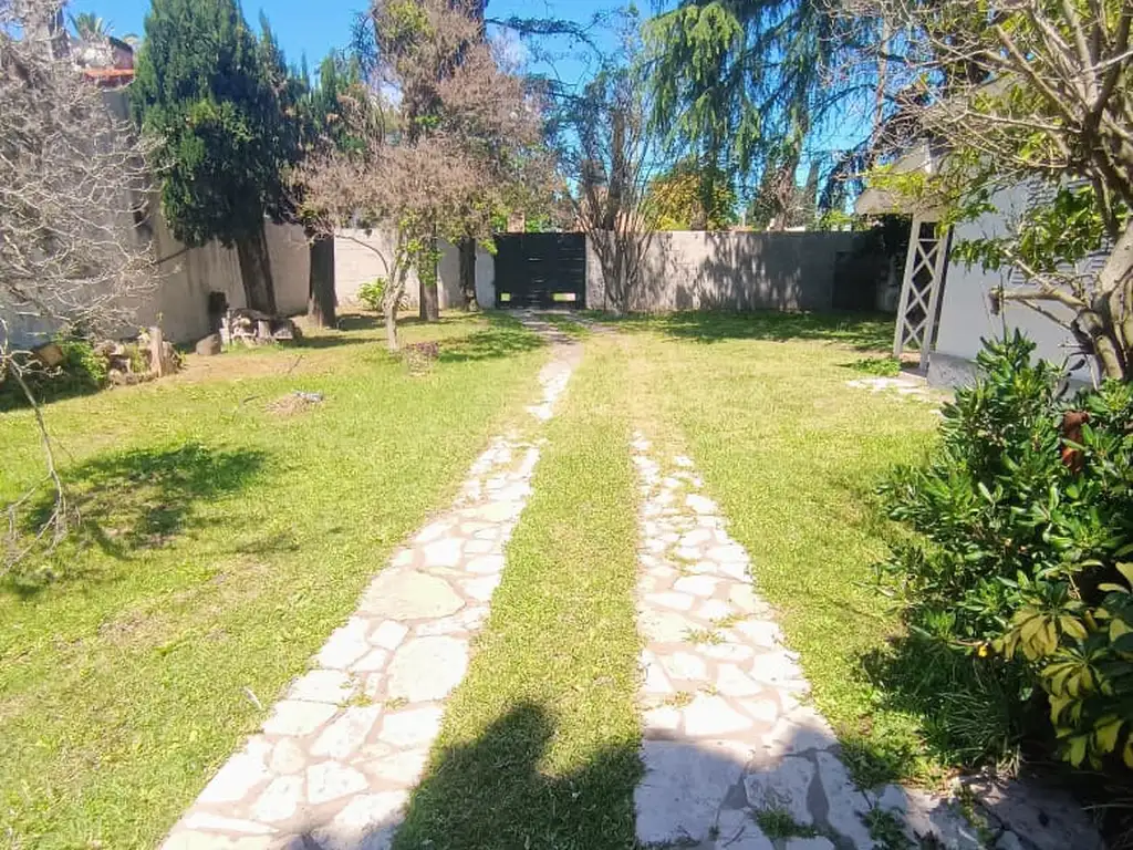 Foto de Casa quinta sobre 1200 m2 terreno con pileta de natacion a Metros de, imagen 2