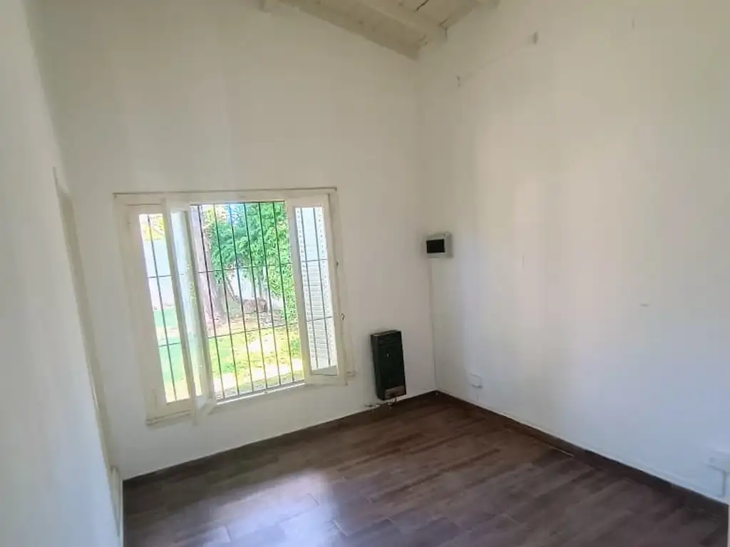 Foto de Casa quinta sobre 1200 m2 terreno con pileta de natacion a Metros de, imagen 4