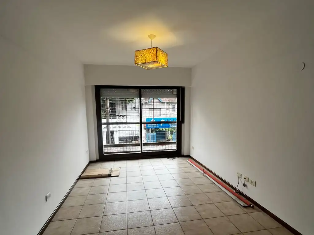Foto de DPTO 2 AMB. AL FRENTE con patio - OPCIONAL COCHERA, imagen 1